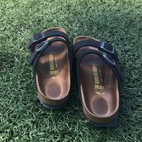 Vuelven las sandalias más icónicas: Birkenstock rebaja uno de sus modelos cómodos para no quitártelos en todo el verano 