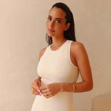 Del gimnasio a la calle: así son las zapatillas ASICS que han sustituido a los tacones en el armario de las chicas clásicas 