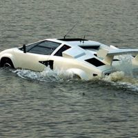 Este Lamborghini Countach anfibio es único, y pariente de algunos coches de Top Gear