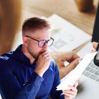 El código QR y el uso de Verifactu será obligatorio en facturas a partir de enero de 2026 para las empresas. Los autónomos tendrán unos meses más de plazo