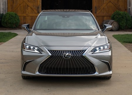 Lexus Es 2019 1600