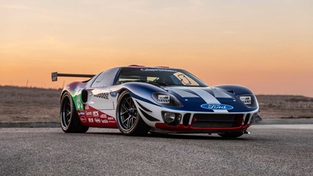 Superformance Ford GT40 Mk1: una brutal réplica con decoración moderna y tecnología de última hornada