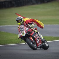 Álvaro Bautista se queda sin retos después de acabar con el gafe de Donington Park: "No se si seguiré después de 2024" 