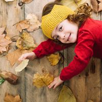 Cómo hacer una mesa sensorial Montessori de otoño para fomentar el aprendizaje y la curiosidad de los niños 