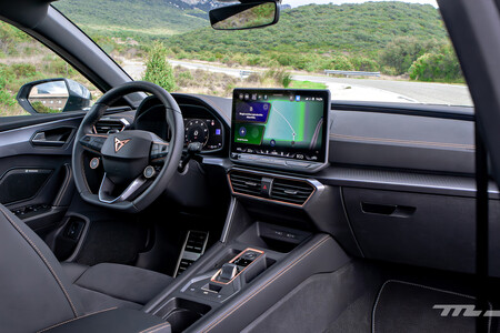 Cupra Leon VZ eHybrid 2025 interior