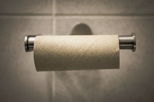 Cómo tejer una cesta con rollos de papel higiénico
