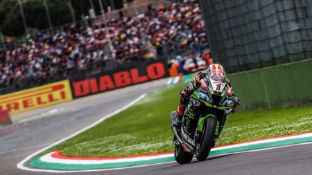 Gregorio Lavilla para los pies a Kawasaki y Jonathan Rea: "No acepto quejas de quien ha ganado cuatro años"