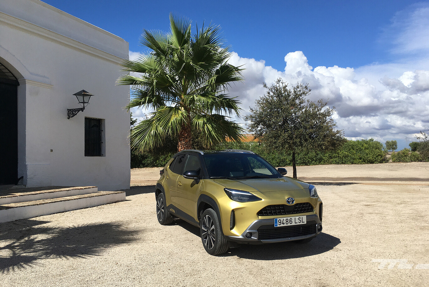 Probamos el Toyota Yaris Cross: un B-SUV híbrido con sistemas de asistencia de serie y la conectividad más avanzada de la marca