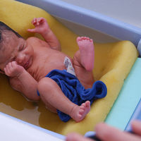 El baño del bebé, ¿antes o después de cenar?