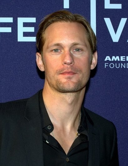 ¡Chicas, que Alexander Skarsgård se nos ha quedado soltero!