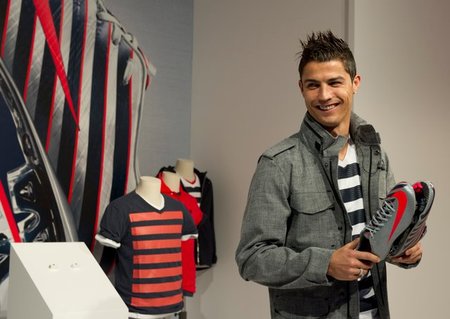 Cristiano Ronaldo: ¿Qué quiero un Lamborghini? Pues espera que me lo regalo