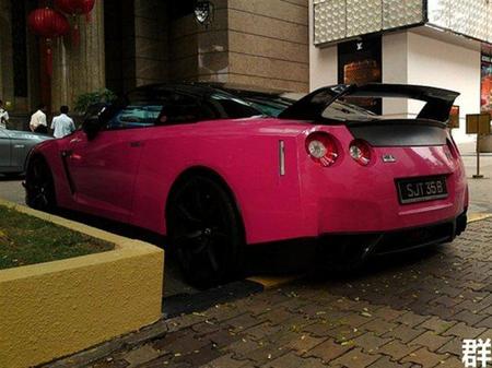 Dolorpasión™: pintar de rosa tu Nissan GT-R