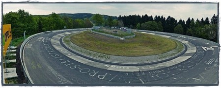 No sabrás lo que es driftear hasta que lo hagas con una Volkswagen T3 en el Nordschleife Karussell