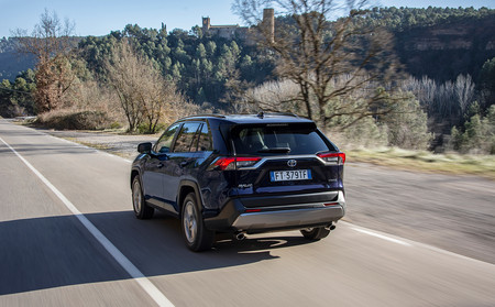 Al volante del Toyota RAV4 2019