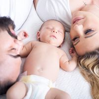 "Cansadas, gratificantes y abrumadoras": las palabras que mejor definen las 12 primeras semanas de vida del bebé 