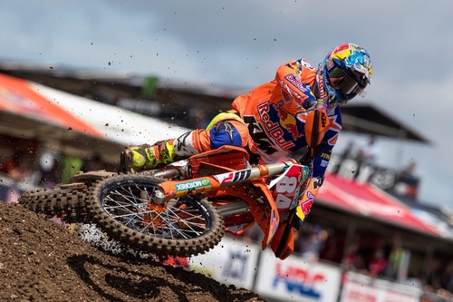 Las KTM voladoras de Jeffrey Herlings y Pauls Jonass vuelven con sendos dobletes en Gran Bretaña 