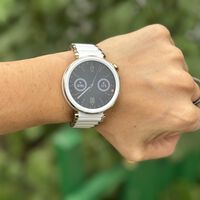 El Huawei Watch GT5 Pro es uno de los relojes inteligentes favoritos del verano: consíguelo con correa, auriculares y cupón