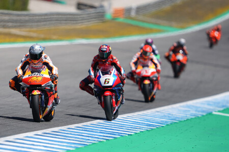 La penuria de Honda en MotoGP: 17 caídas, 18 carreras sin ganar y una moto rabiosa que complica el regreso de Marc Márquez