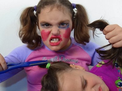 YouTube cierra 50 canales y elimina miles de vídeos que muestran a los niños contenido inapropiado