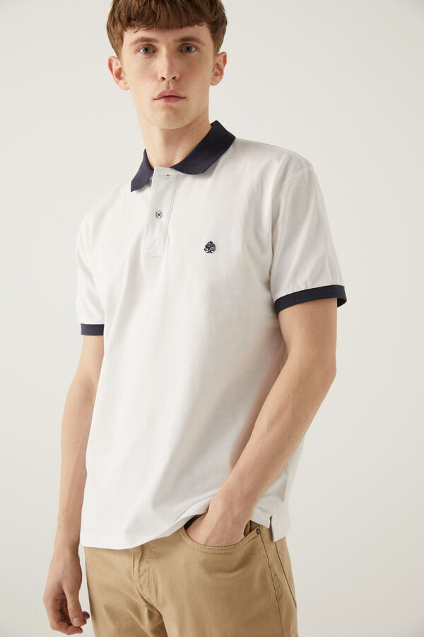 Polo contraste