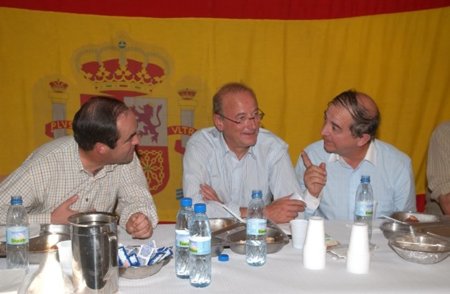 CiU y la ley Sinde: "Le hemos dicho al PSOE que estamos dispuestos a acercarnos si se atrae al PP"
