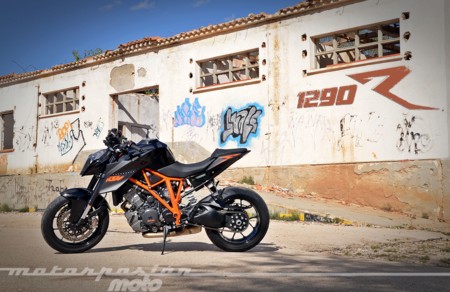 Ktm 1290 Super Duke R Portada