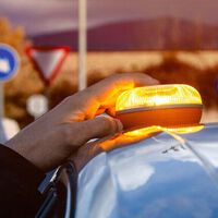 "Si no te parece bien, la puedes comprar en Amazon". Me quiero comprar la luz V16 conectada en Vodafone, pero me obligan a contratar línea aunque incluye 12 años de conectividad