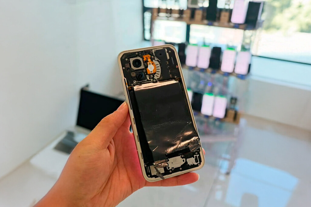 Un usuario ha llevado al extremo a su móvil Xiaomi con 1.600 ciclos de carga en menos de un año. El resultado es una locura 