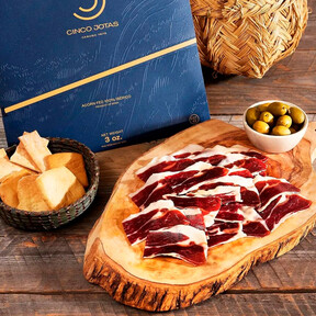El Corte Inglés rebaja este jamón de bellota ibérico Cinco Jotas para que los aperitivos veraniegos nos sepan a gloria 