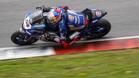 Toprak Razgatlioglu manda en los test de SBK en Portimao con igualdad máxima entre Yamaha y Ducati