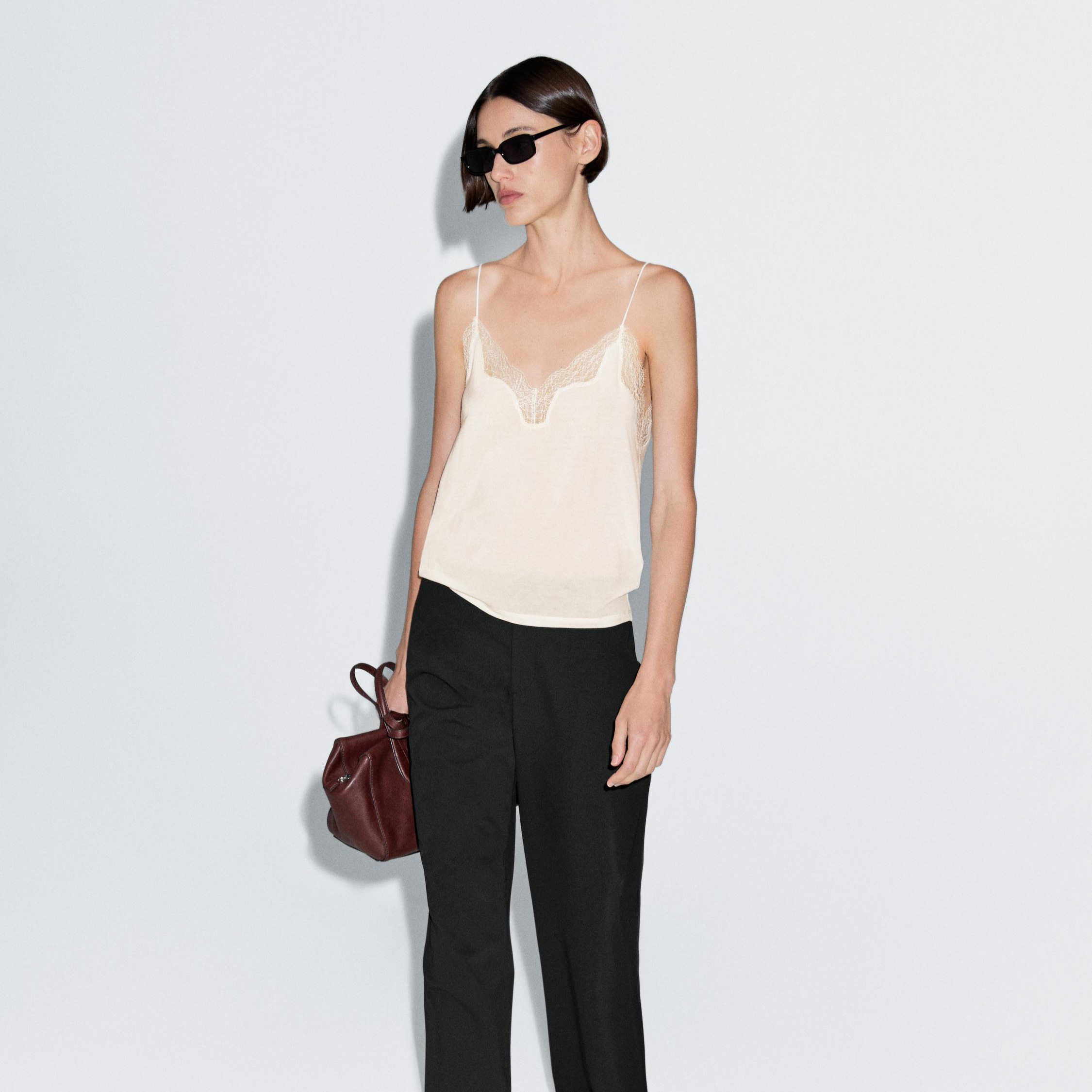 Top lencero detalle encaje