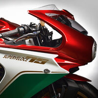 La limitadísima MV Agusta Superveloce 75 Aniversario es una oda a la esencia de Varese, con librea específica y por 25.000 euros