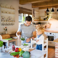 Torre de aprendizaje Montessori: para qué se utiliza y qué beneficios tiene para el niño