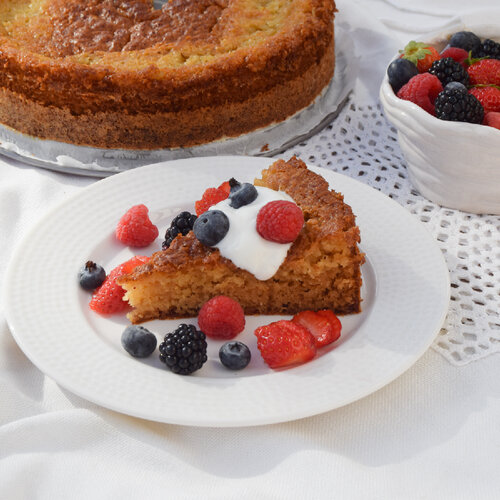 Tarta de yogur griego con frutos rojos: una de mis combinaciones favoritas, muy fácil de hacer 