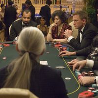 Ganó 115 millones de dólares jugando al póker en Casino Royale, pero Daniel Craig era el único en la mesa que no tenía ni idea de lo que estaba haciendo 