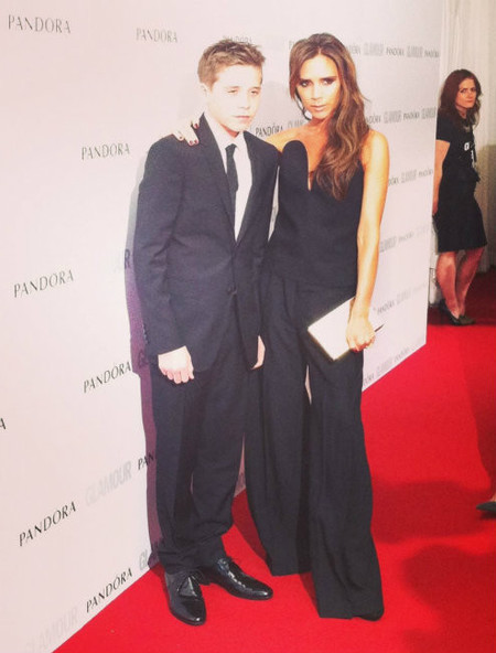 Victoria Beckham presume orgullosa de su cita con su Brooklyn
