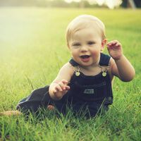 Desarrollo cognitivo en el bebé: la etapa sensoriomotora de los 0 a los 12 meses 