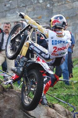 Adam Raga vence en Peñarroya y aprieta el nacional de Trial