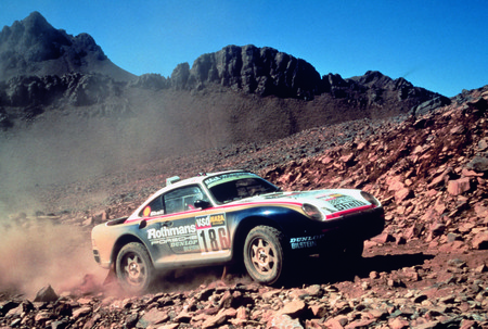 Porsche 911 victory Dakar