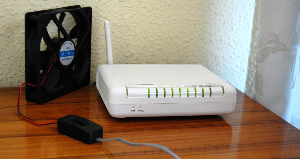 La ola de calor también puede afectar a tu conexión a Internet: cómo evitar que el router se caliente en exceso