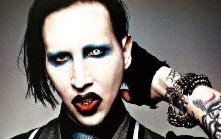 Marilyn Manson se pone navideño antes de tiempo