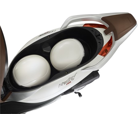 Piaggio Medley 150 10