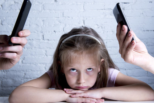 "Odio el móvil de mi mamá", la fuerte declaración de un niño que todos debemos leer