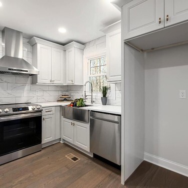 Las tres mezclas caseras más eficaces para limpiar el acero inoxidable sin rayarlo 