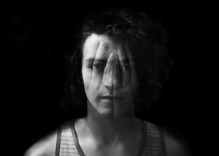 Morderse las uñas, apretar la mandíbula... los signos visibles de la ansiedad (y cómo luchar contra ellos)