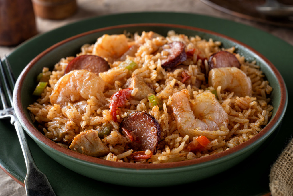 Qué es el jambalaya, el plato icónico de la cocina criolla y cajún (y