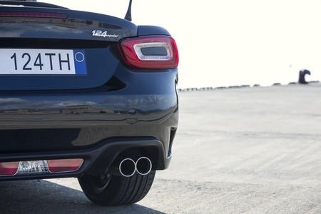 Abarth 124 Spider Scorpione 006