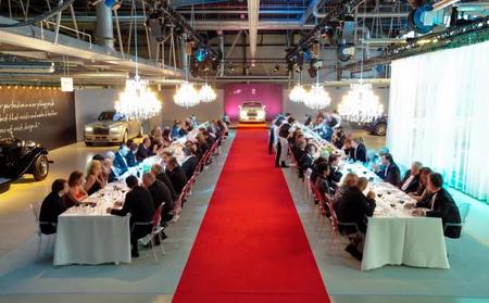 Cenando en la línea de montaje de Rolls-Royce