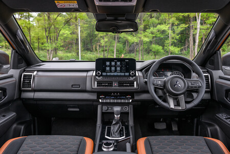 Mitsubishi L200 2024 8