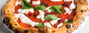 La proporción perfecta de agua y harina que necesitas para hacer una masa de pizza perfecta, según el mejor pizzero del mundo